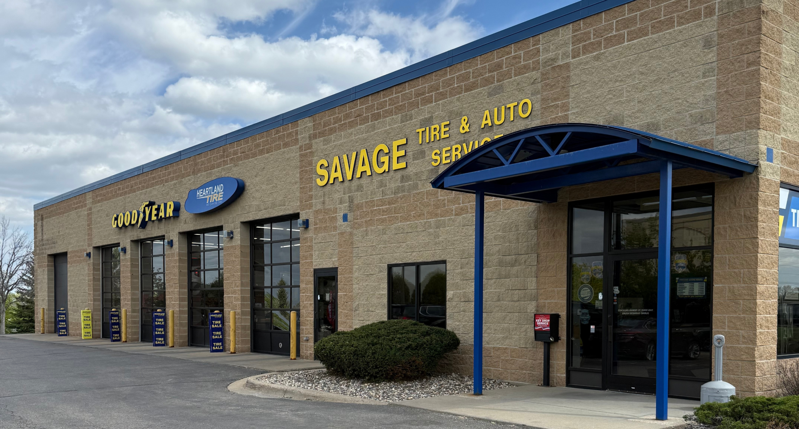 Tire replacement service at tire shop in Savage MN